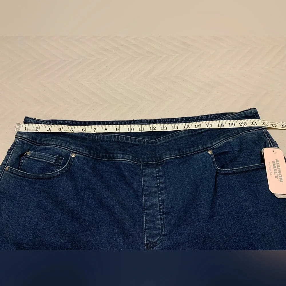 NWT Allison‎ Daley Woman Crop Pants 24WR Dark Wash Denim Classic Minimalist
